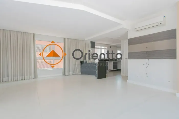 Apartamento com 3 quartos e 110m² para alugar em Petrópolis, Porto Alegre.