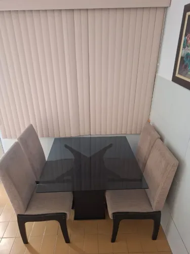 Conjunto Sala de Jantar Mesa Tampo de Vidro 4 Cadeiras
