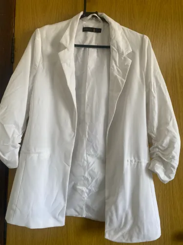 Blazer Longo Alfaiatado em Crepe com Manga Franzida