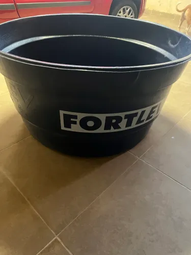 Caixa d'Água Fortlev 500 Litros com Tampa - R$ 350