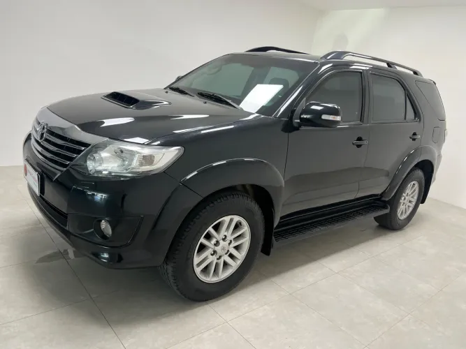 Toyota Hilux CD SRV 4X4 3.0 8V 116cv TB Diesel 2014