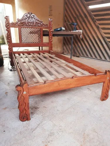 CAMA CASAL TRABALHADA (EM CASTANHAL)