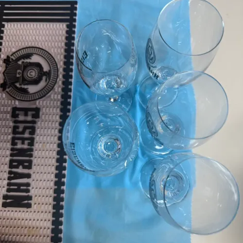 Kit Cerveja Eisenbahn-7 peças -taças/balde acrílico/esteira borracha
