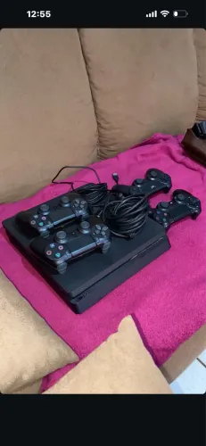 PS4 slim,1T 4 controles