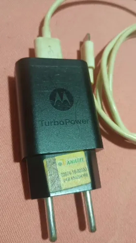Vendo carregador original Motorola turbo