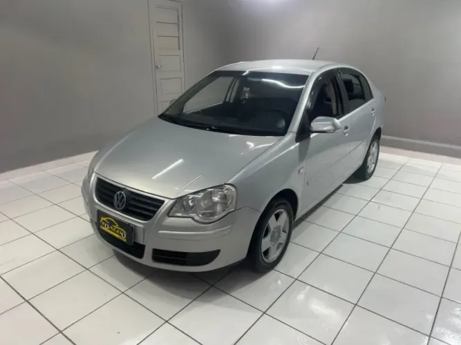 Volkswagen Polo Sed. Comfort. 1.6 MI Tot. Flex 8V 2011