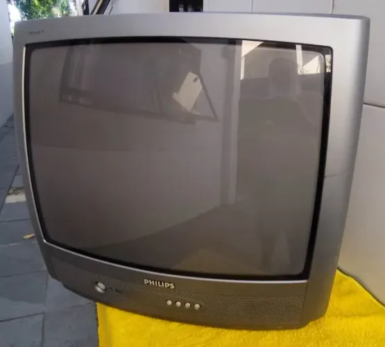 TV Philips 20" de Tubo (CRT) - Excelente para Videogames Retrô, DVD e Colecionadores