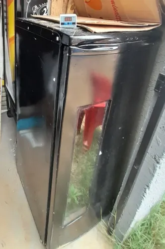 Freezer vertical com controle de temperatura