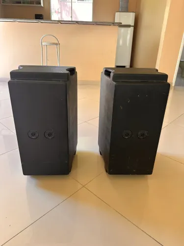 2 caixas passivas de 10 450w + Drive ti d220