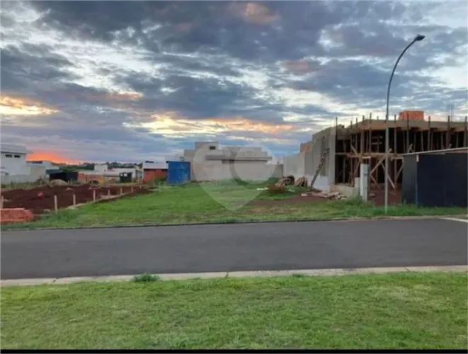 Terreno à venda no Condomínio Moinho Vermelho em Piracicaba - SP.