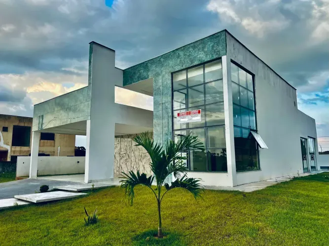 Casa com 3 suítes e recém construída no condomínio Alphaville - Belém - PA