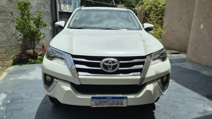 Toyota Hilux SW4 SRX 4X4 2.8 TDI 16V Dies. Aut. 2016