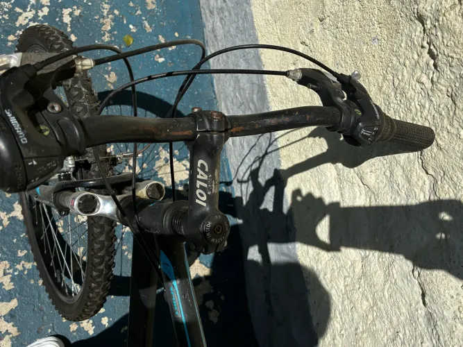 Bicicleta Caloi modelo 6061 aro 26