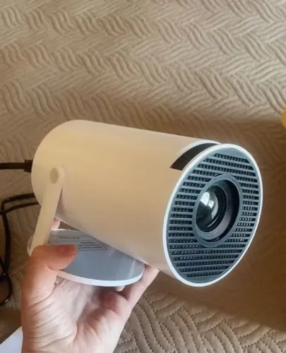 Vende se projetor super prático 