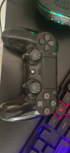 Controle de ps4 original ( só funciona no cabo )