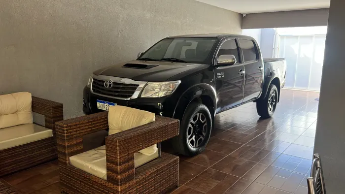 Toyota Hilux CD SRV D4-d 4X4 3.0 TDI Diesel AUT 2013