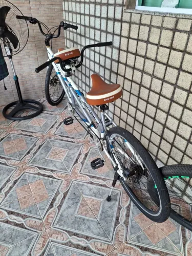 Bicicleta com dois lugares