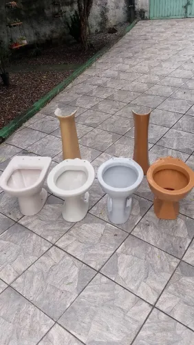 Vaso Sanitário 60,00 cada unidade e coluna 40,00 cada unidade.