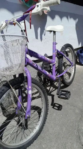 Bicicleta cindy aro 20 com certinha. 