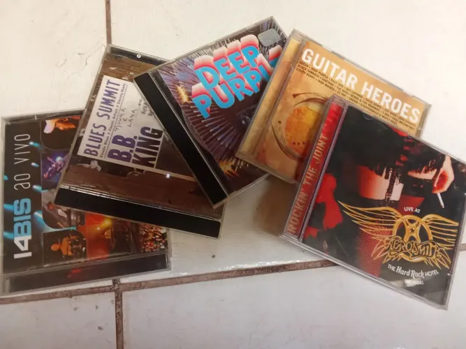 Vendo cds de Rock internacional