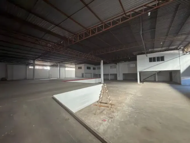 Galpão/Armazém 1.700m² c/ Docas e Escritório no Mauazinho / Documentação OK