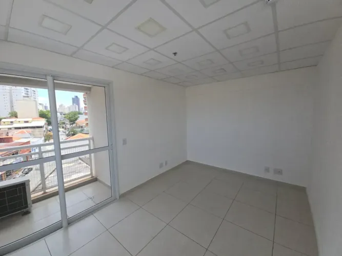 Centro comercial para aluguel e venda tem 27 metros quadrados em Vila Prudente - São Paulo