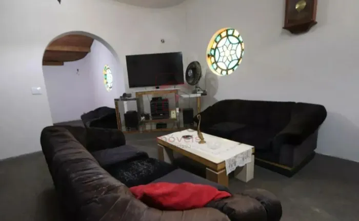 Casa para locação com 3 dormitórios e 2 suites