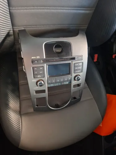 Rádio com moldura kia cerato 2009 original 