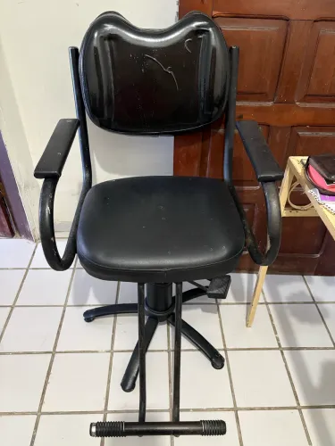 VENDO CADEIRA SALÃO/BARBEARIA