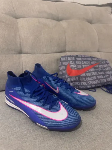 Vendo tênis society Nike 100% original tamanho 43 só com 2 semanas de uso ,todo novinho 