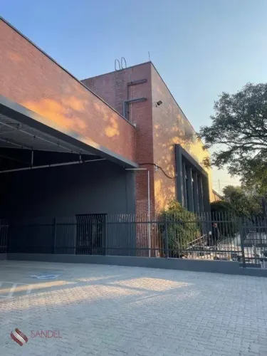 Galpões Novos p/ Last Mile com módulos de 7.027m² a 14.964m², pé-direito livre, banheiros 