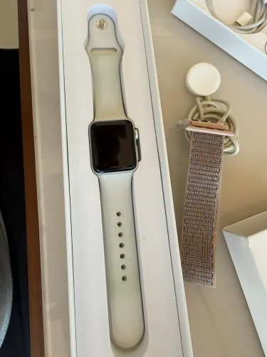 Apple Watch 3 38 mm Silver + acessórios