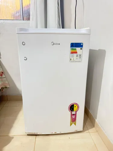 Frigobar Midea capacidade 124L