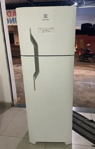 Geladeira frost free Electrolux 220v