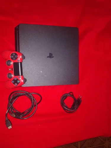 Vende-se PS4 slim