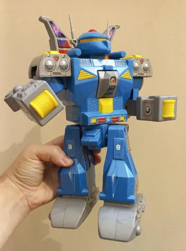 Brinquedo Antigo Robô Gigante