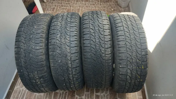 Jogo de rodas c/ pneu da Duster Orochi 