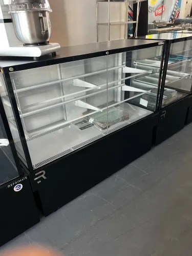 Vitrine refrigerada - Refrimate - 1,45m