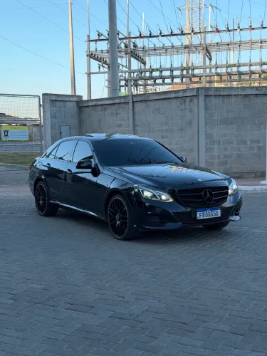 Mercedes-Benz E-250 CGI Avantgarde 2.0 TB 211cv Aut. 2016