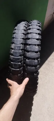 Par de pneus ira bunker Honda fan todas em bom estado