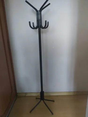 Mancebo de Ferro cabideiro de chão preto - ótimo estado