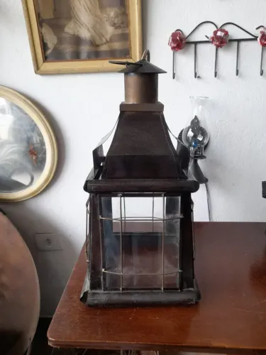 Lustre modelo arandela antigo em metal e vidro