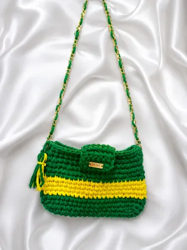 Bolsas verde em crochê, perfeito estado