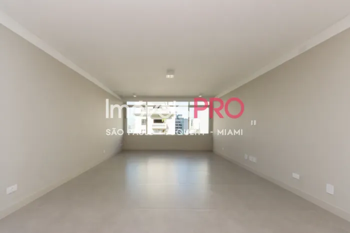 Lindo apartamento reformado nos Jardisnns!