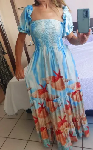 Vestidos lindos e de marca.