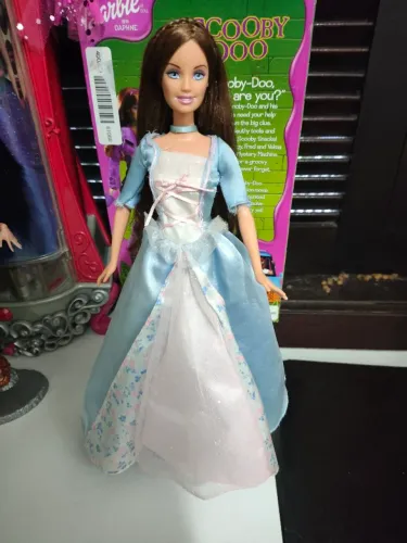 Barbie princesa e a plebeia Érika funcionando 