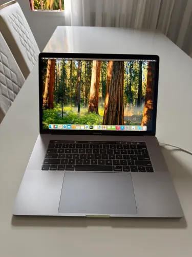 MacBook Pro 16 Polegadas