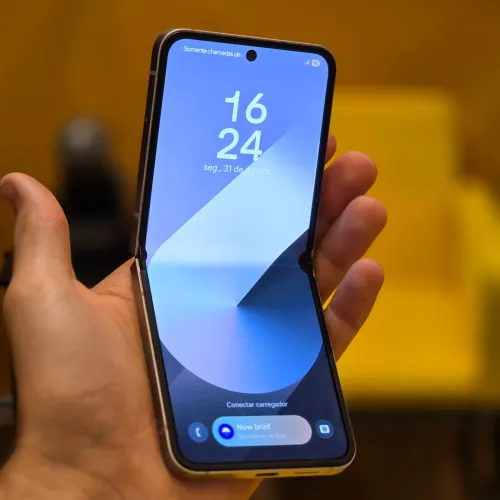 Galaxy Z Flip 6 barato com mancha