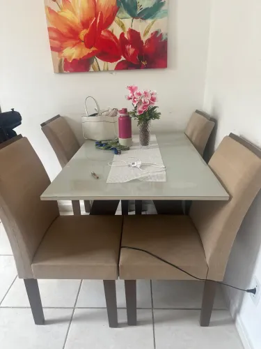 Mesa de 4 cadeira