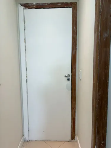 porta madeira maciça peroba, com fechadura, chave, altura 2,09m X 0,70m largura